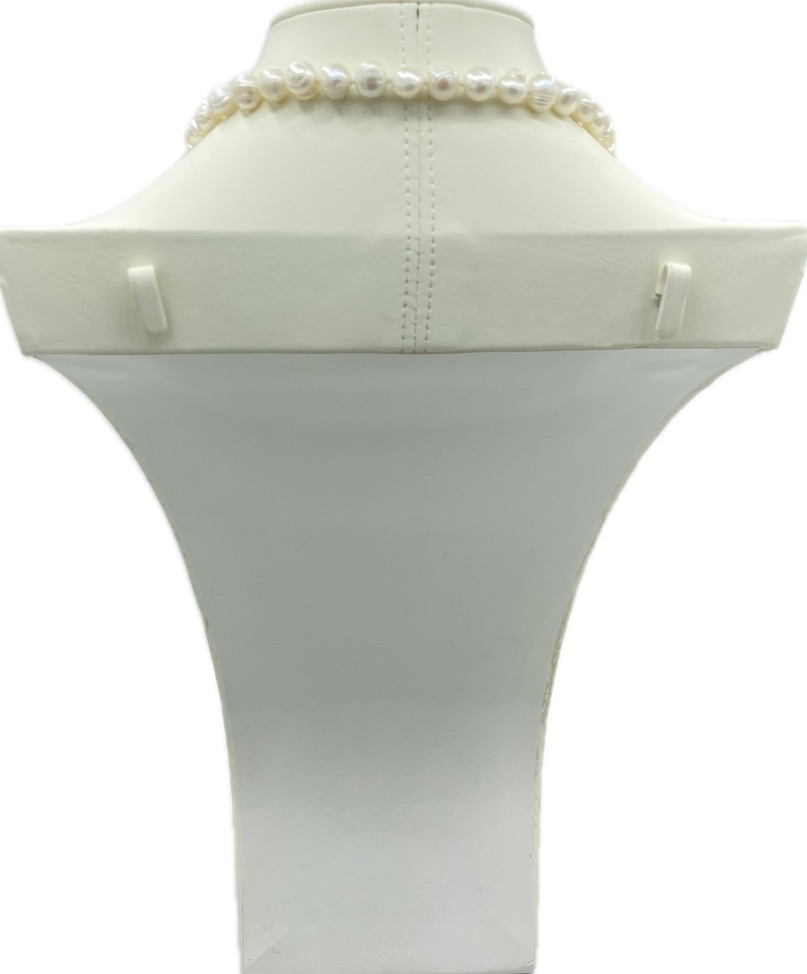 Collana con perle di fiume e cammeo