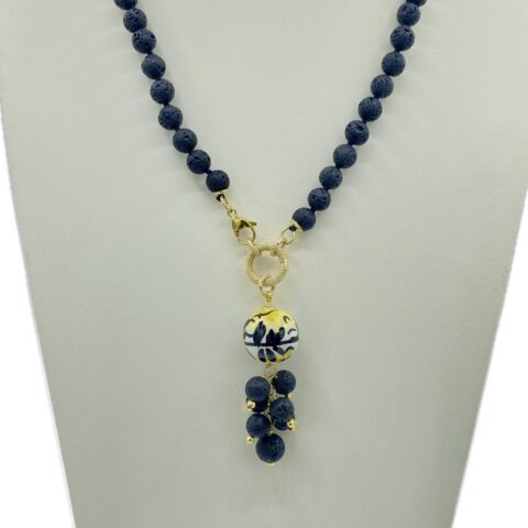 Collana in Pietra Lavica dell’Etna con Perla in Ceramica Dipinta a Mano