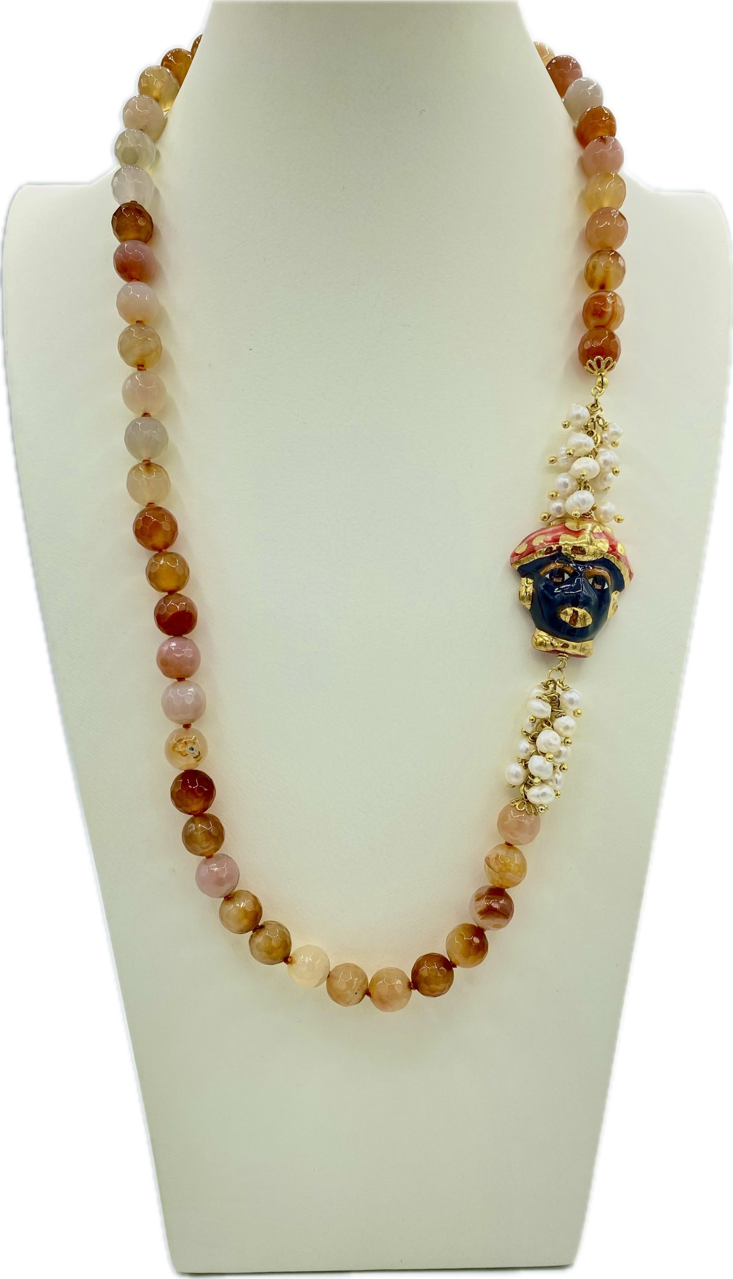 Collana in Corniola con Testa di Moro in Ceramica Dipinta a Mano