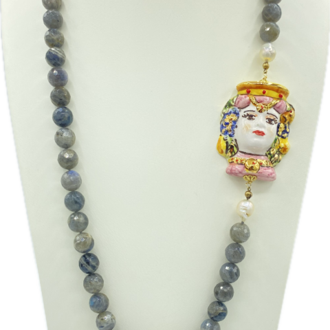 Collana in Labradorite, Perle Scaramazze e Testa di Moro in Ceramica con Lustro in Oro