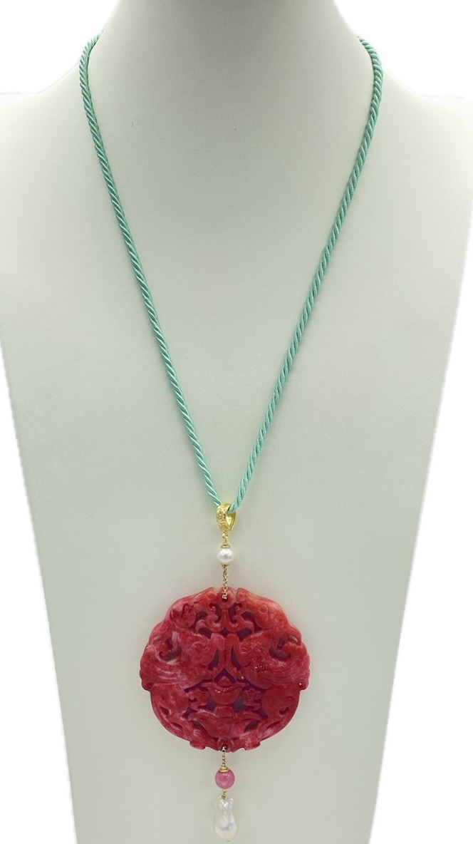 Ciondolo in Giada Fucsia con Perla Scaramazza su Cordoncino Tiffany