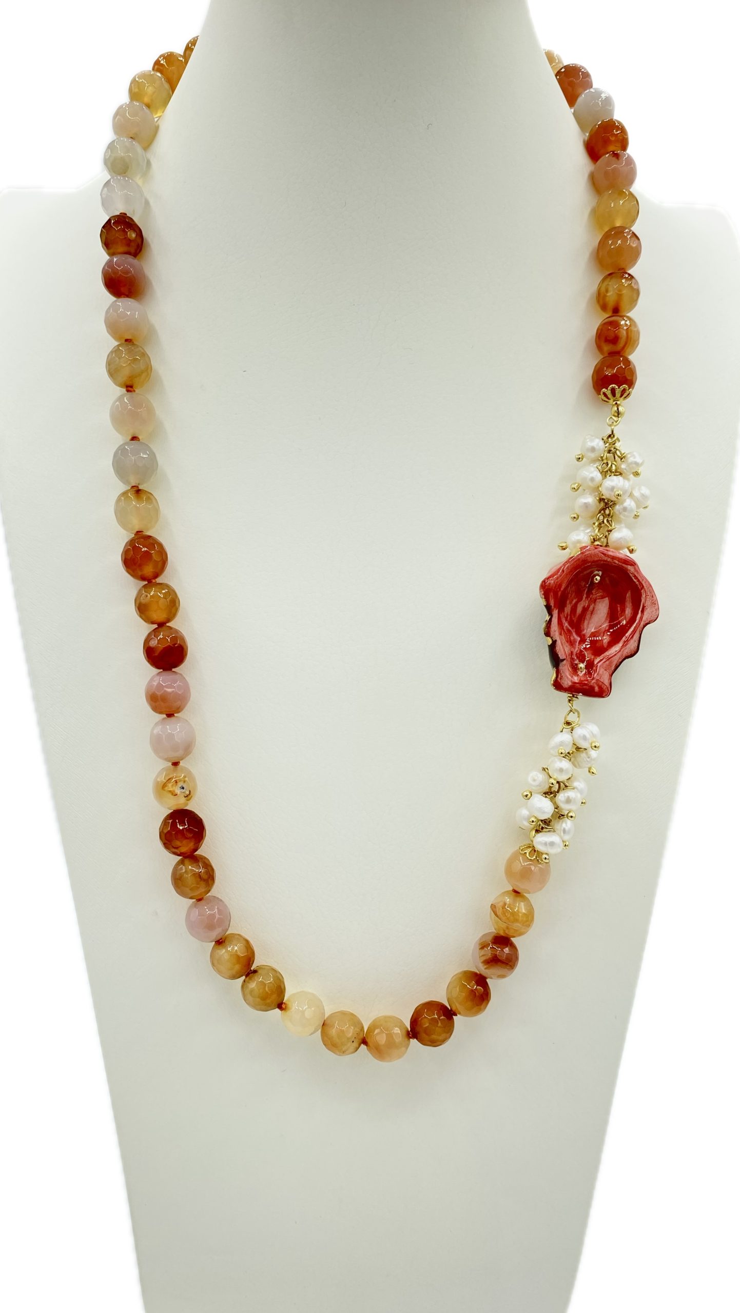 Collana in Corniola con Testa di Moro in Ceramica Dipinta a Mano