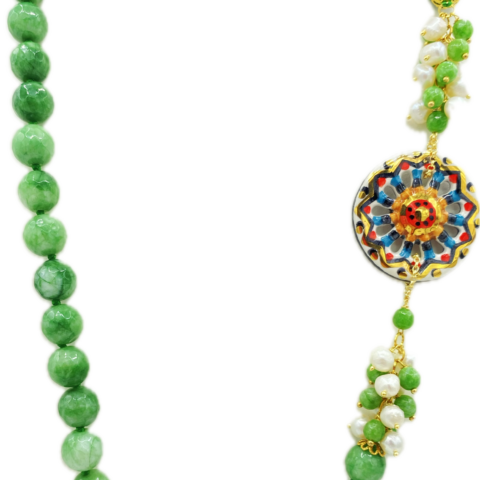 Collana in Giada Verde con Ruota Siciliana in Ceramica Dipinta a Mano