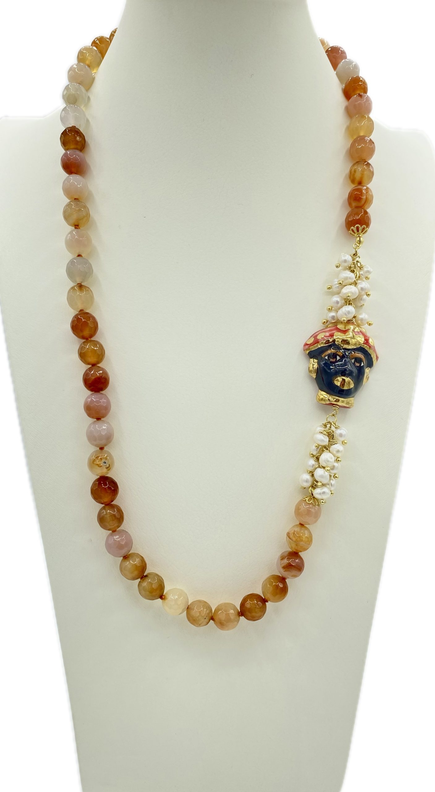 Collana in Corniola con Testa di Moro in Ceramica Dipinta a Mano