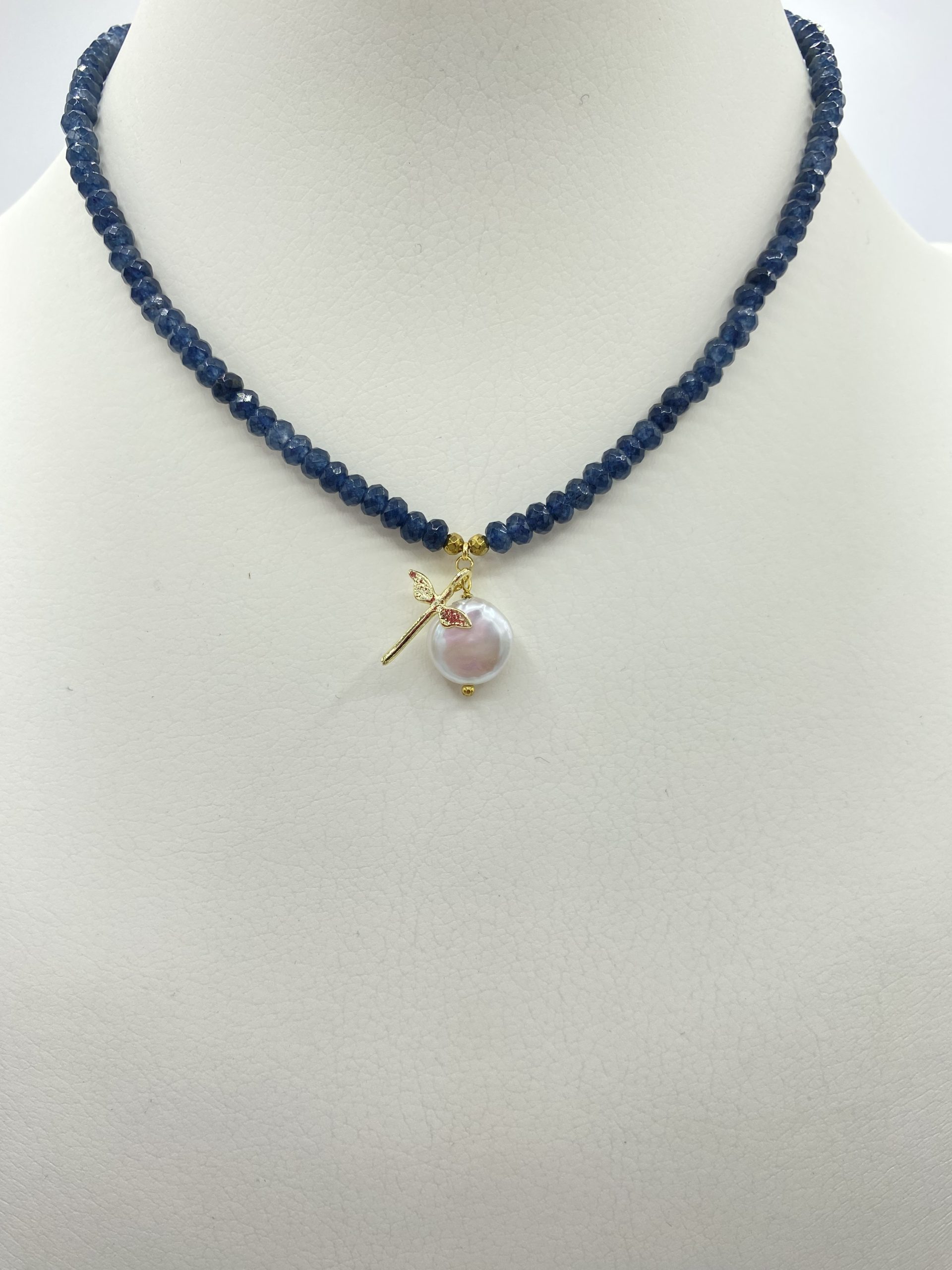 Collane in Agata Sfaccettata in vari colori con Libellula in Ottone e Madreperla