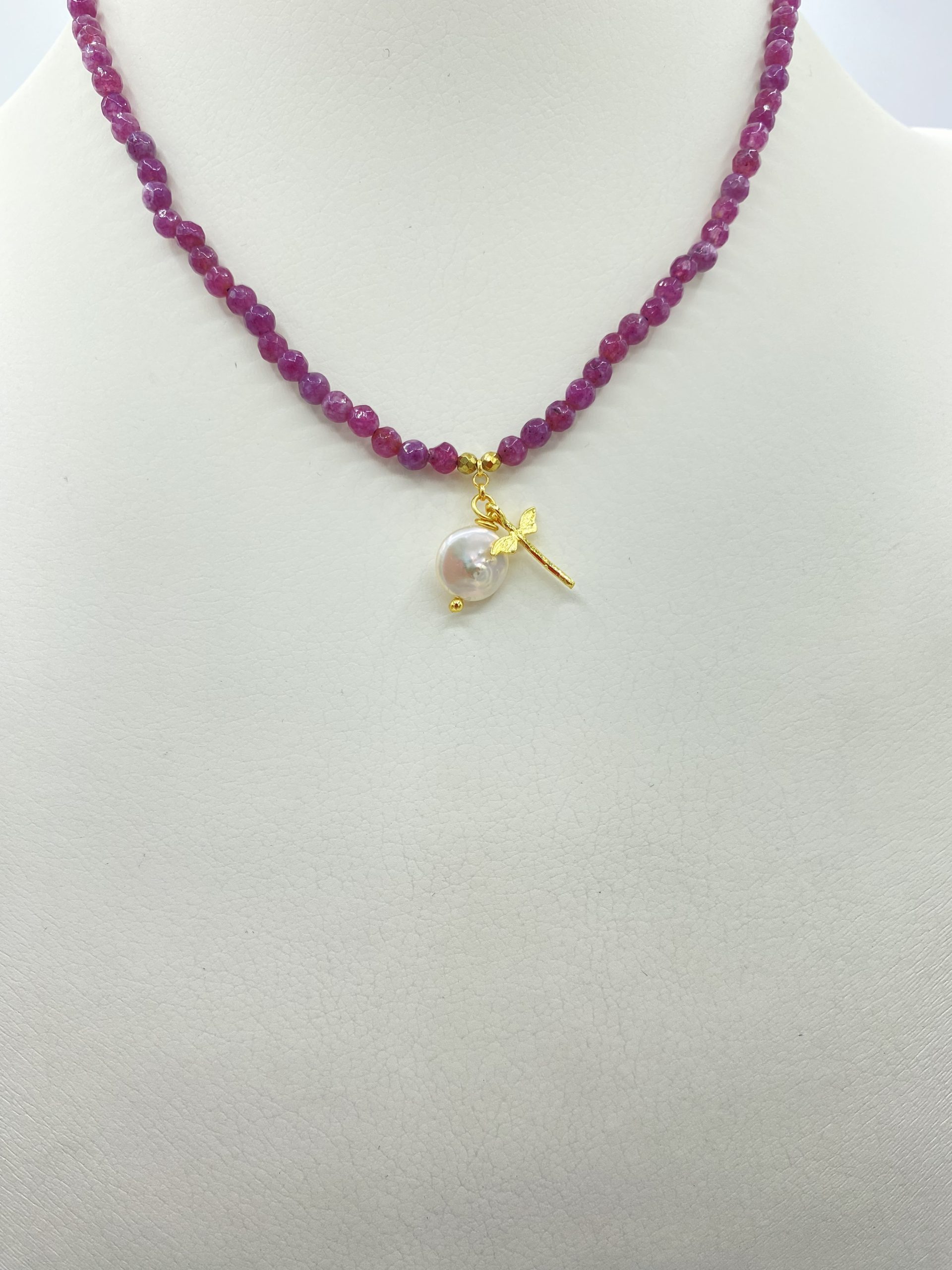 Collane in Agata Sfaccettata in vari colori con Libellula in Ottone e Madreperla