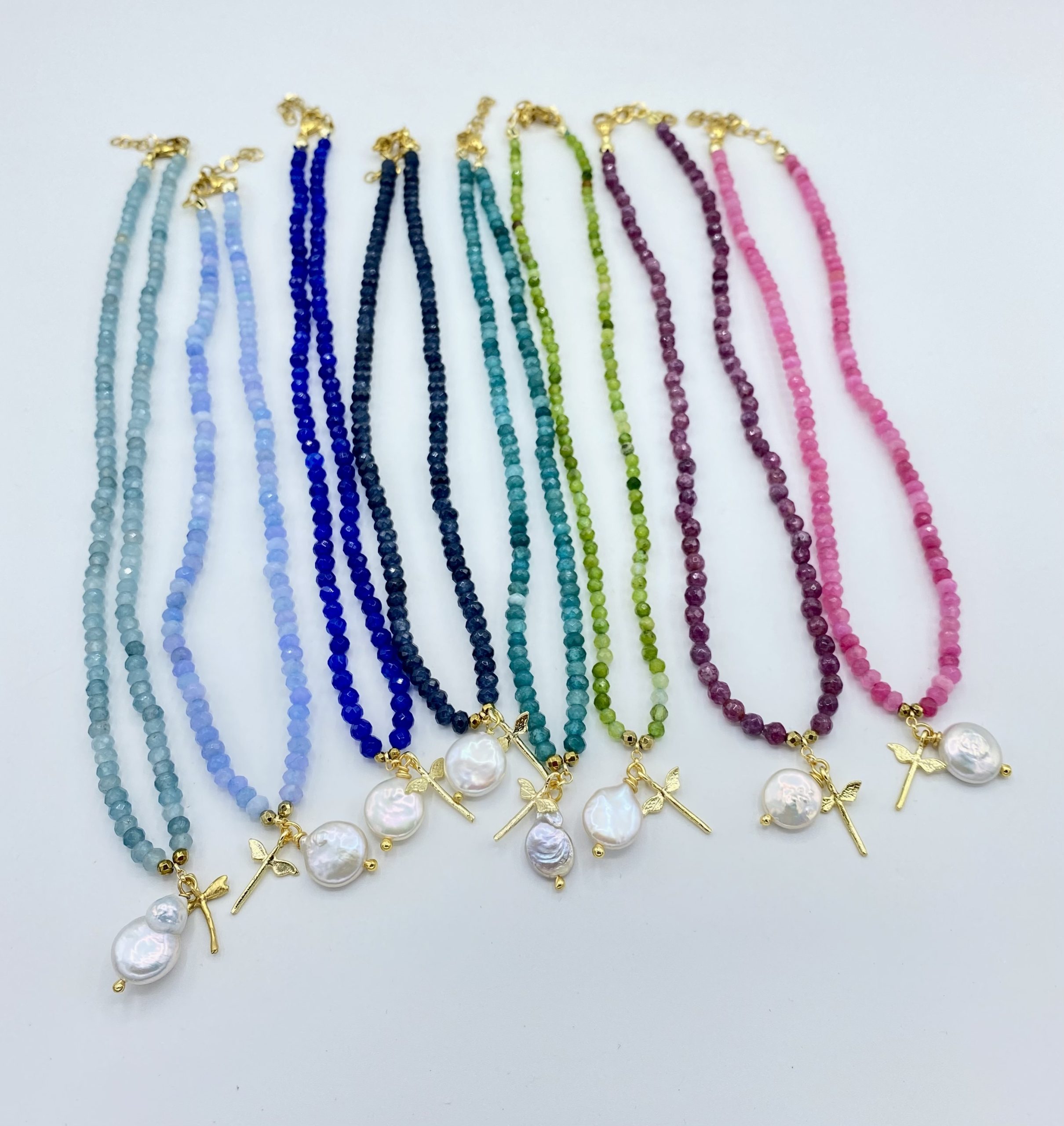 Collane in Agata Sfaccettata in vari colori con Libellula in Ottone e Madreperla