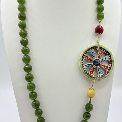 Collana in Agata verde e ruota in ceramica