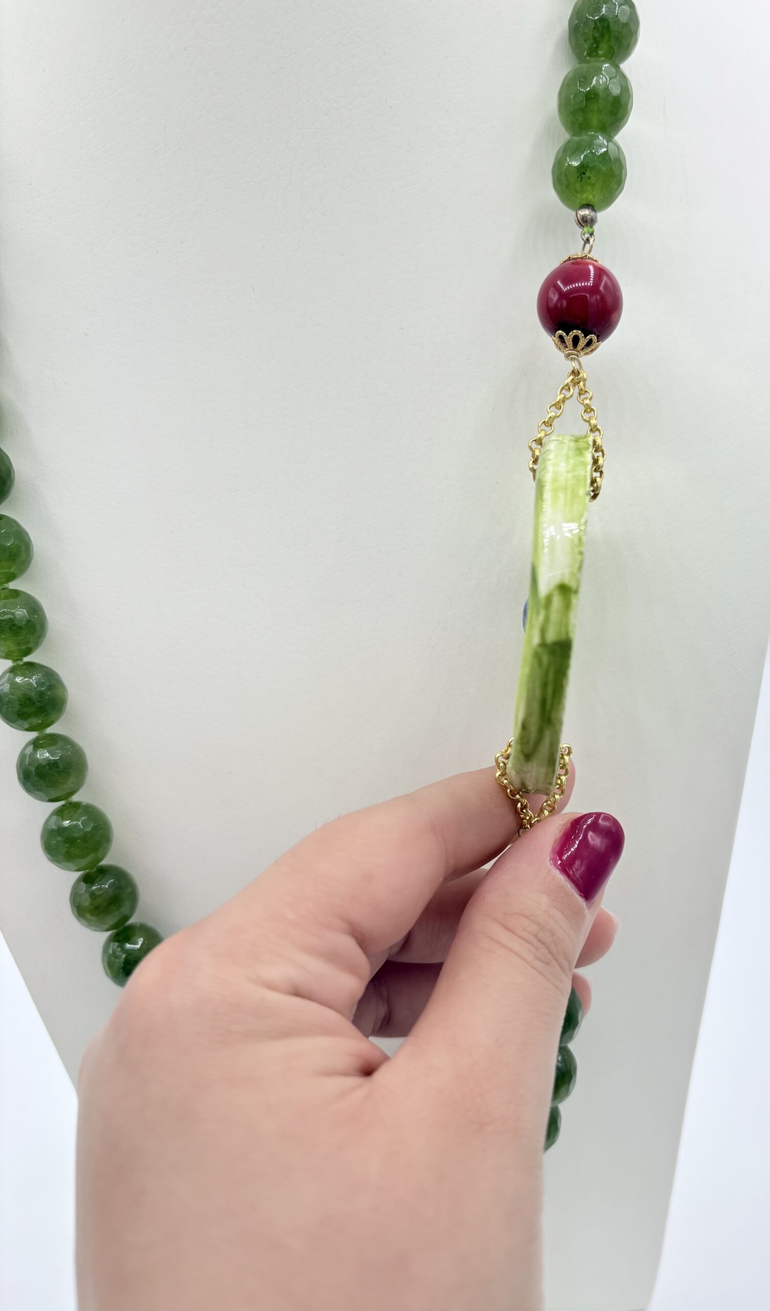 Collana in Agata verde e ruota in ceramica