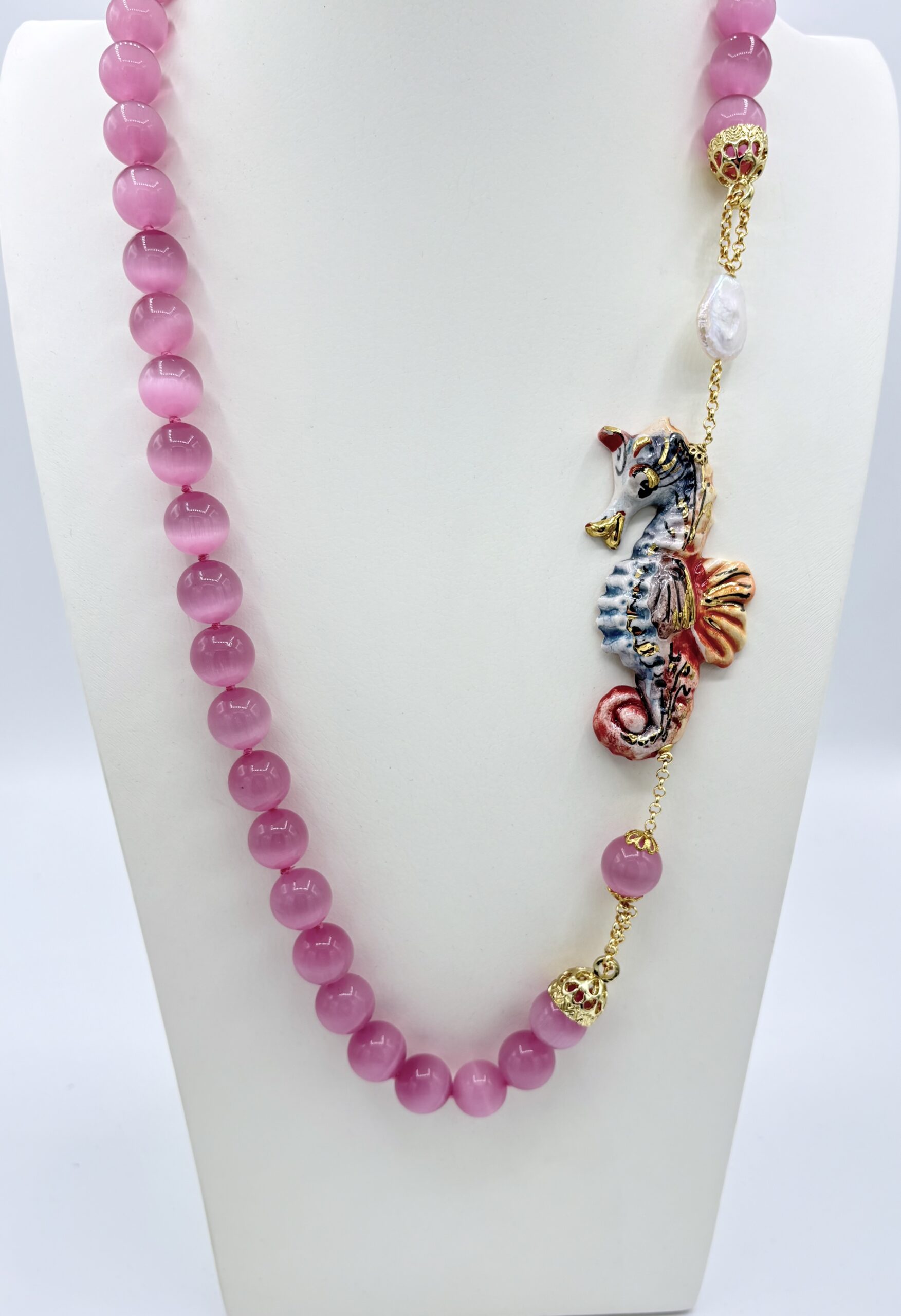 Collana in occhio di gatto rosa con Cavalluccio Marino in Ceramica e Madreperla