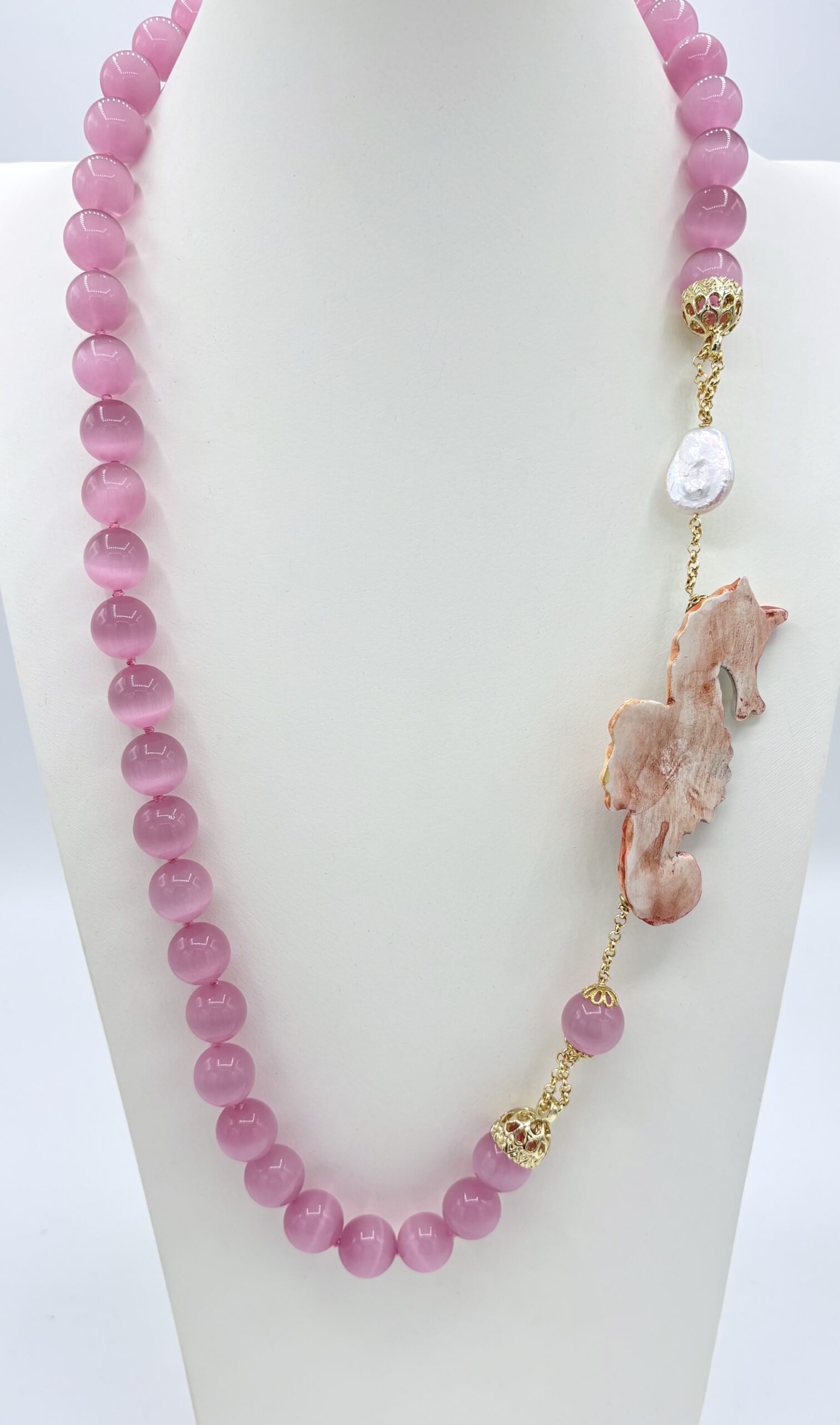 Collana in occhio di gatto rosa con Cavalluccio Marino in Ceramica e Madreperla