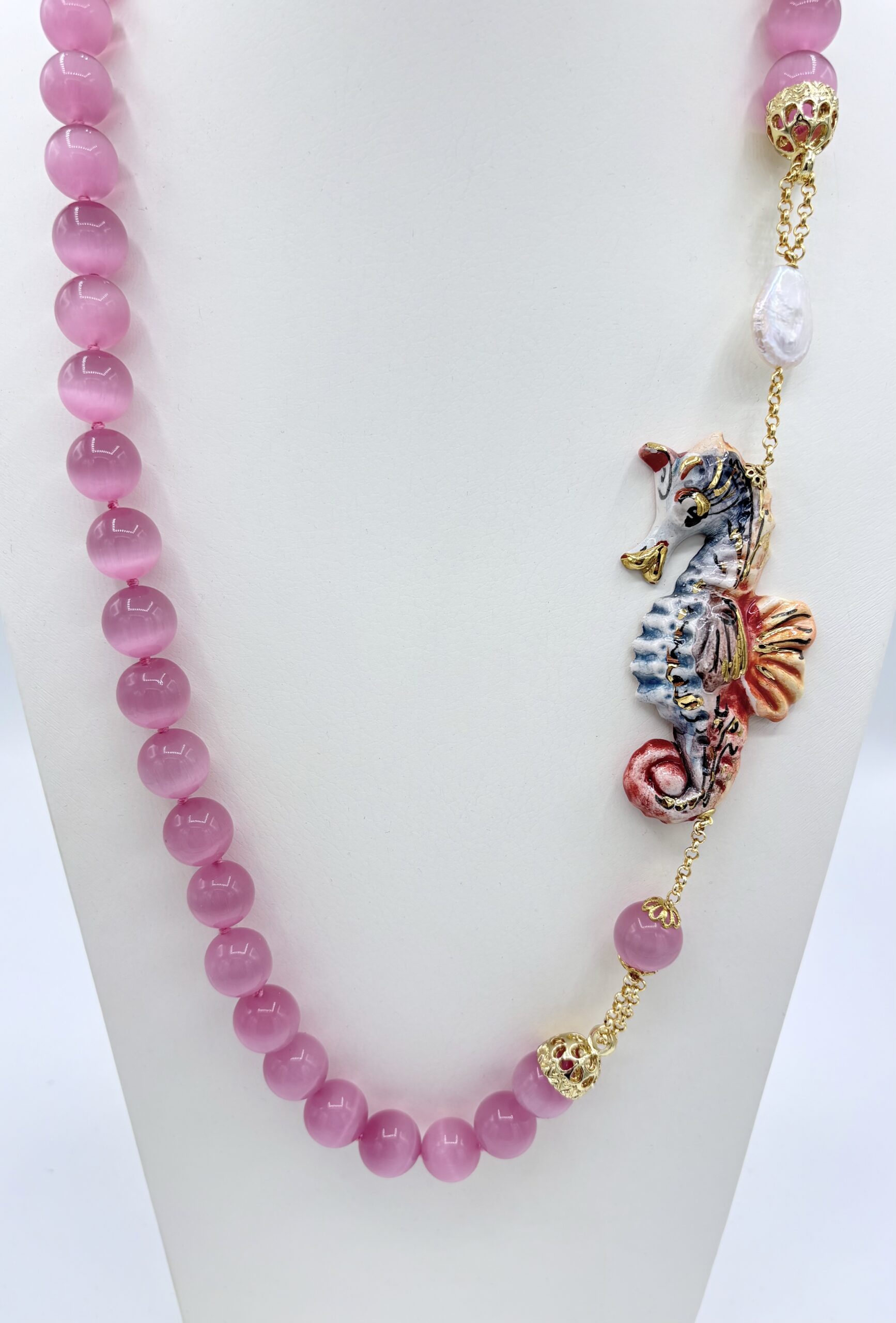 Collana in occhio di gatto rosa con Cavalluccio Marino in Ceramica e Madreperla