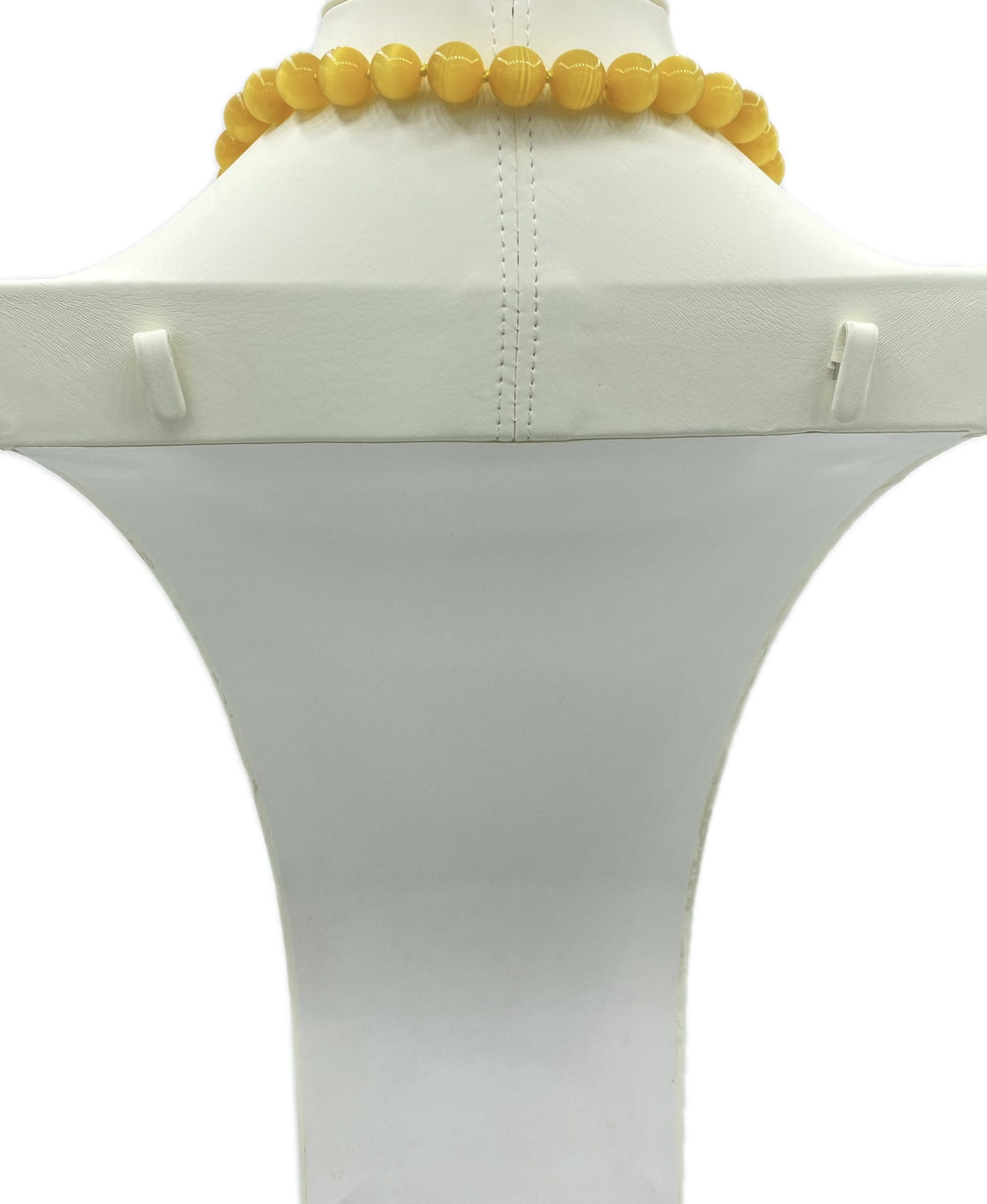 Collana in occhio di gatto giallo-arancio con pesciolino in ceramica e lustro in oro