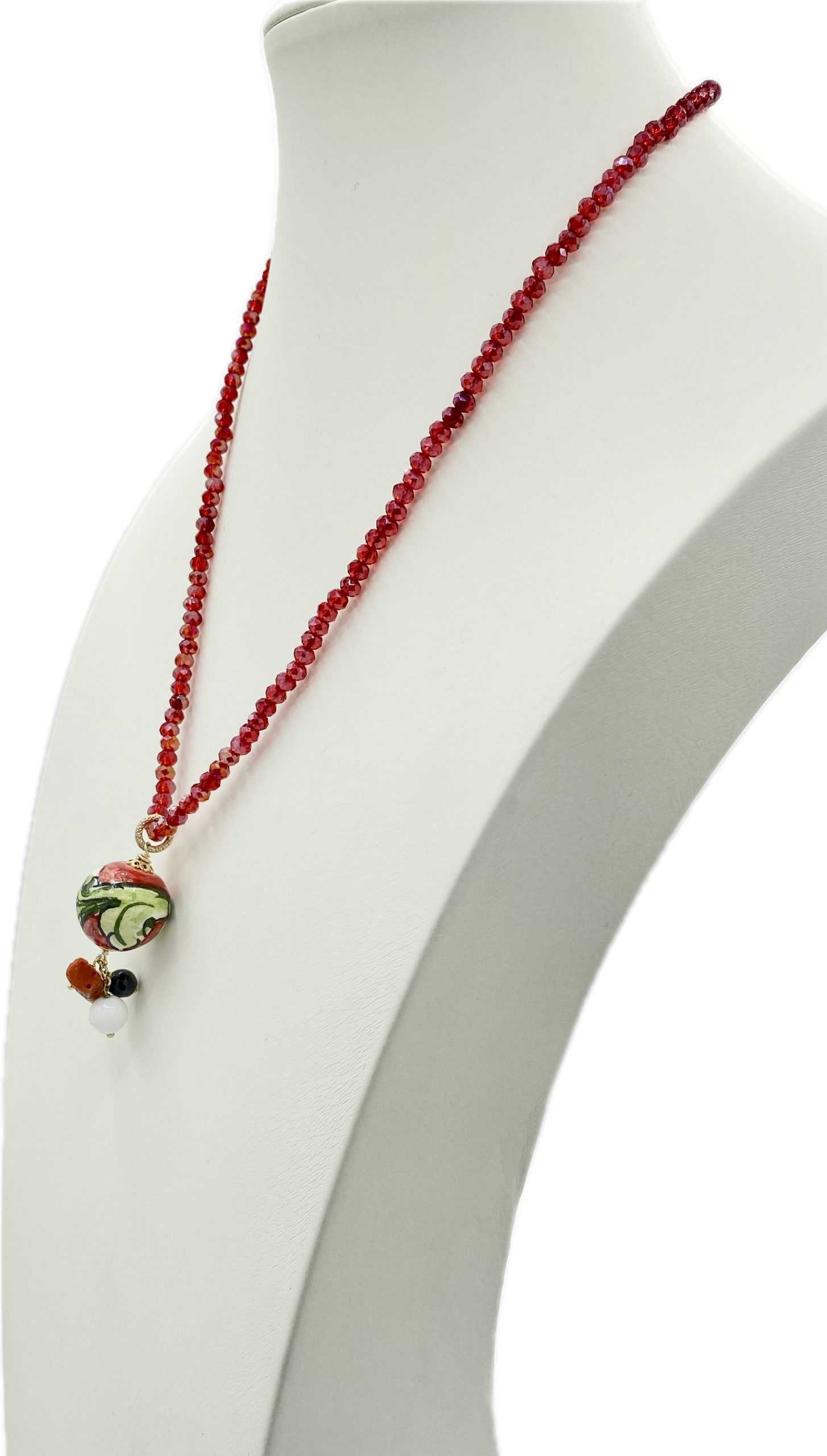 Collana in Swarovski rosso con ciondolo perla in ceramica dipinta a mano