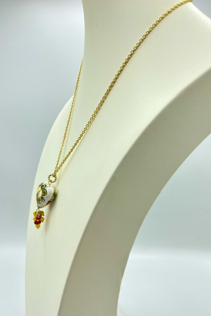 Collana in ottone con cuore con limoni e scacchiera dipinto a mano