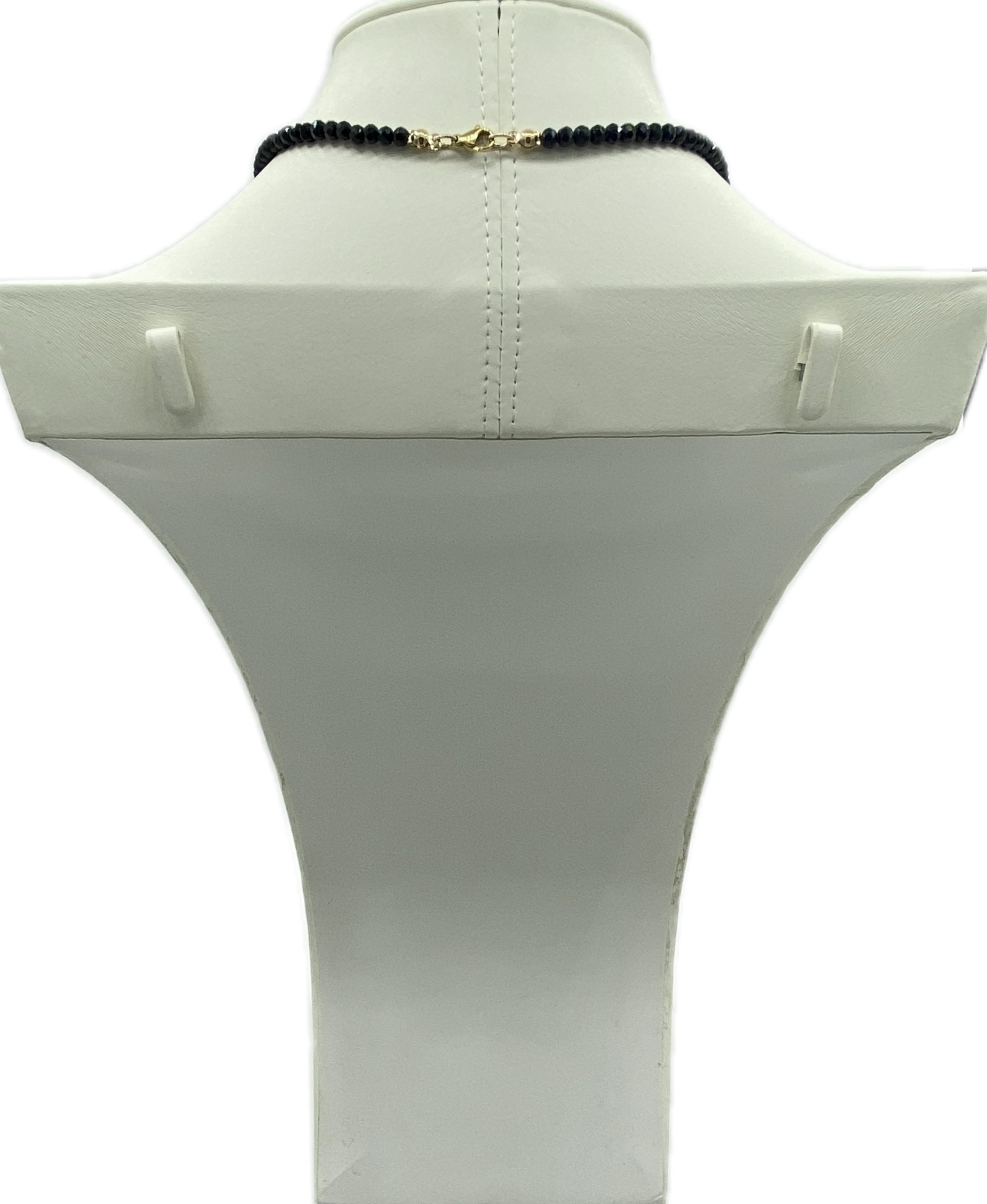 Collana in Swarovski nero con ciondolo fico d’India in ceramica e lustro oro