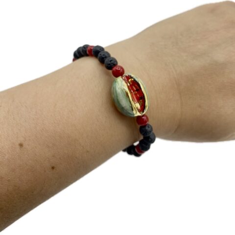 Bracciale in pietra lavica dell'Etna con anguria in ceramica e lustro oro