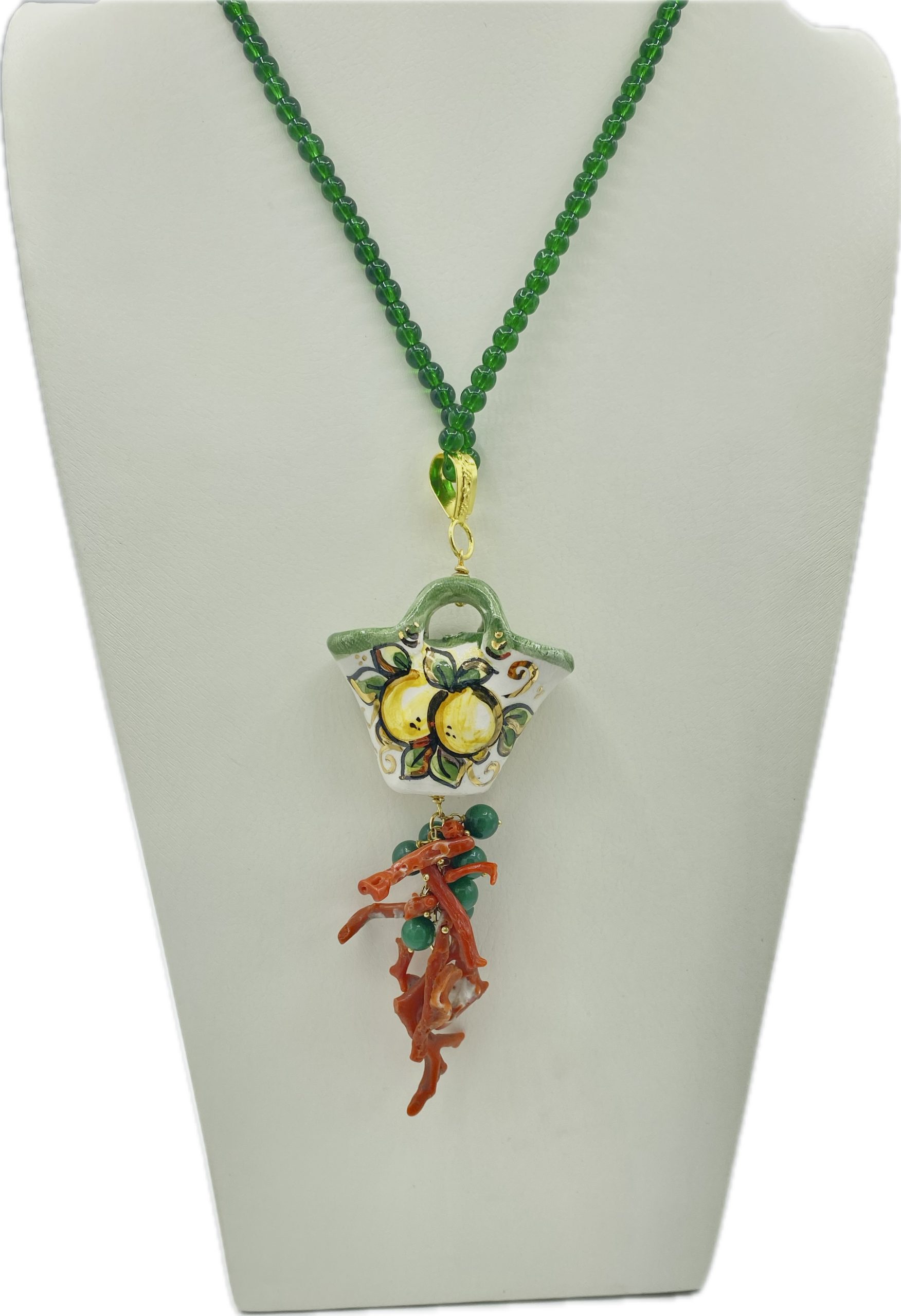 Collana in agata verde con coffa siciliana in ceramica e corallo naturale