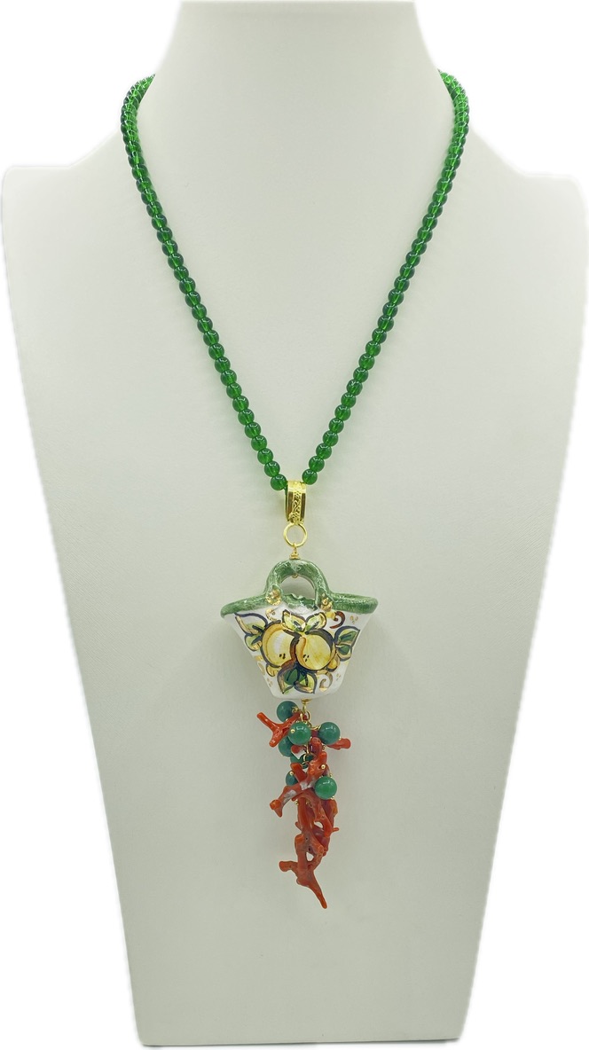 Collana in agata verde con coffa siciliana in ceramica e corallo naturale